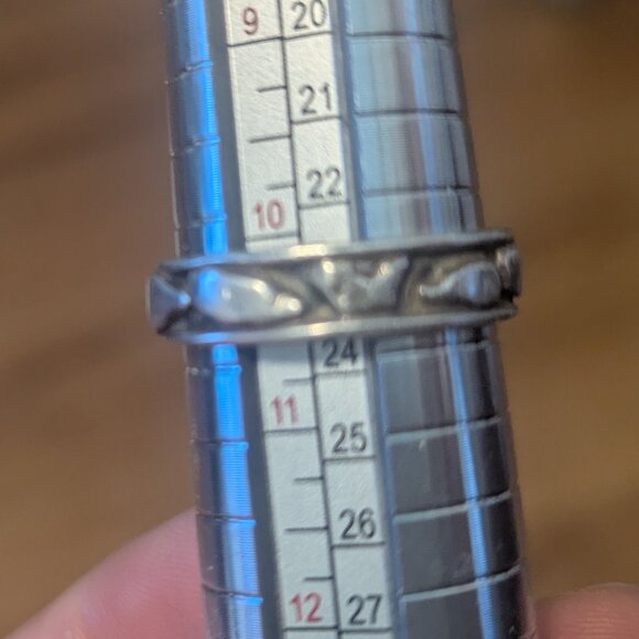 Vintage Sterling Silver Garnet Ring Raised 3D Multidimensional Band Boho Artisan - Picture 5 of 9